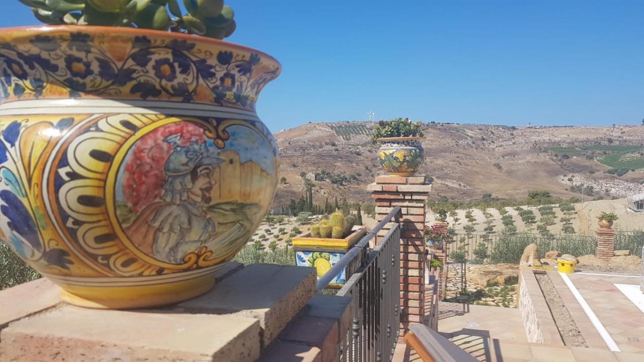 B&B A Robba De Pupi Agrigento Bagian luar foto