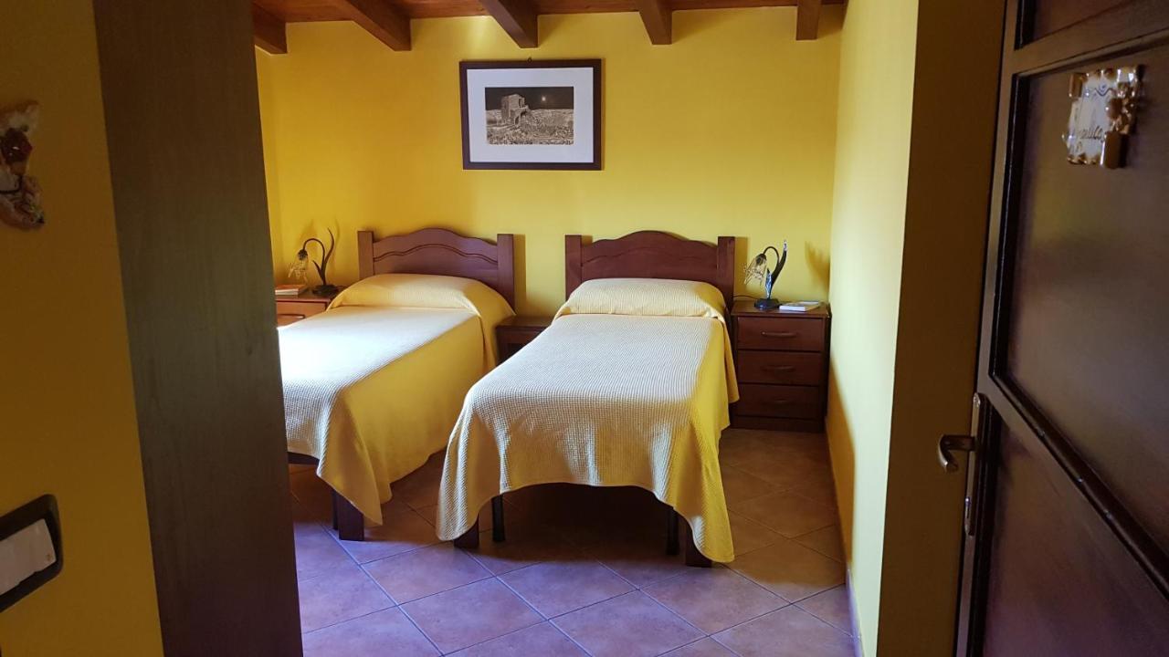 B&B A Robba De Pupi Agrigento Bagian luar foto
