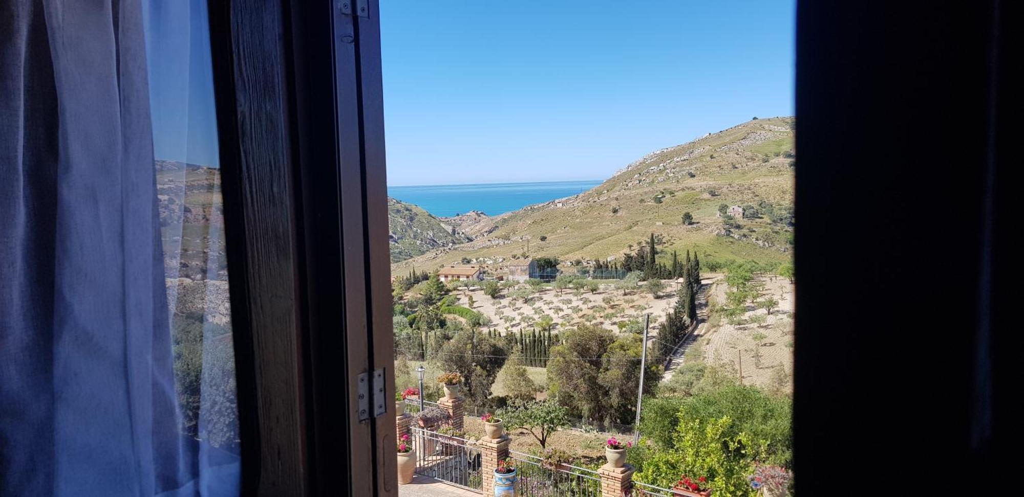 B&B A Robba De Pupi Agrigento Bagian luar foto