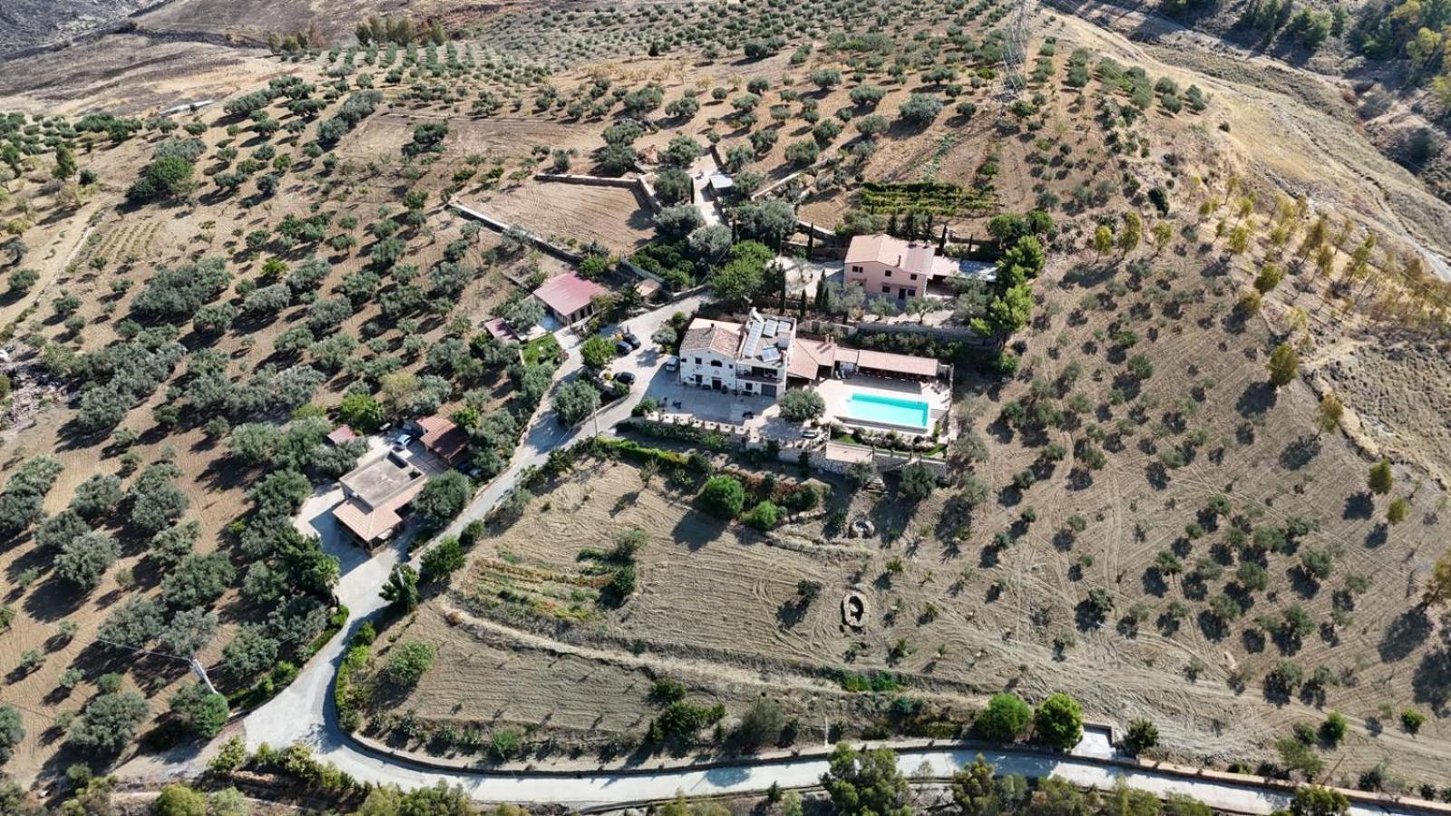 B&B A Robba De Pupi Agrigento Bagian luar foto